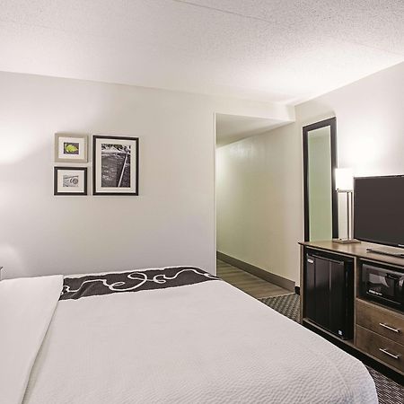 La Quinta By Wyndham Baltimore N / White Marsh Rosedale Екстериор снимка