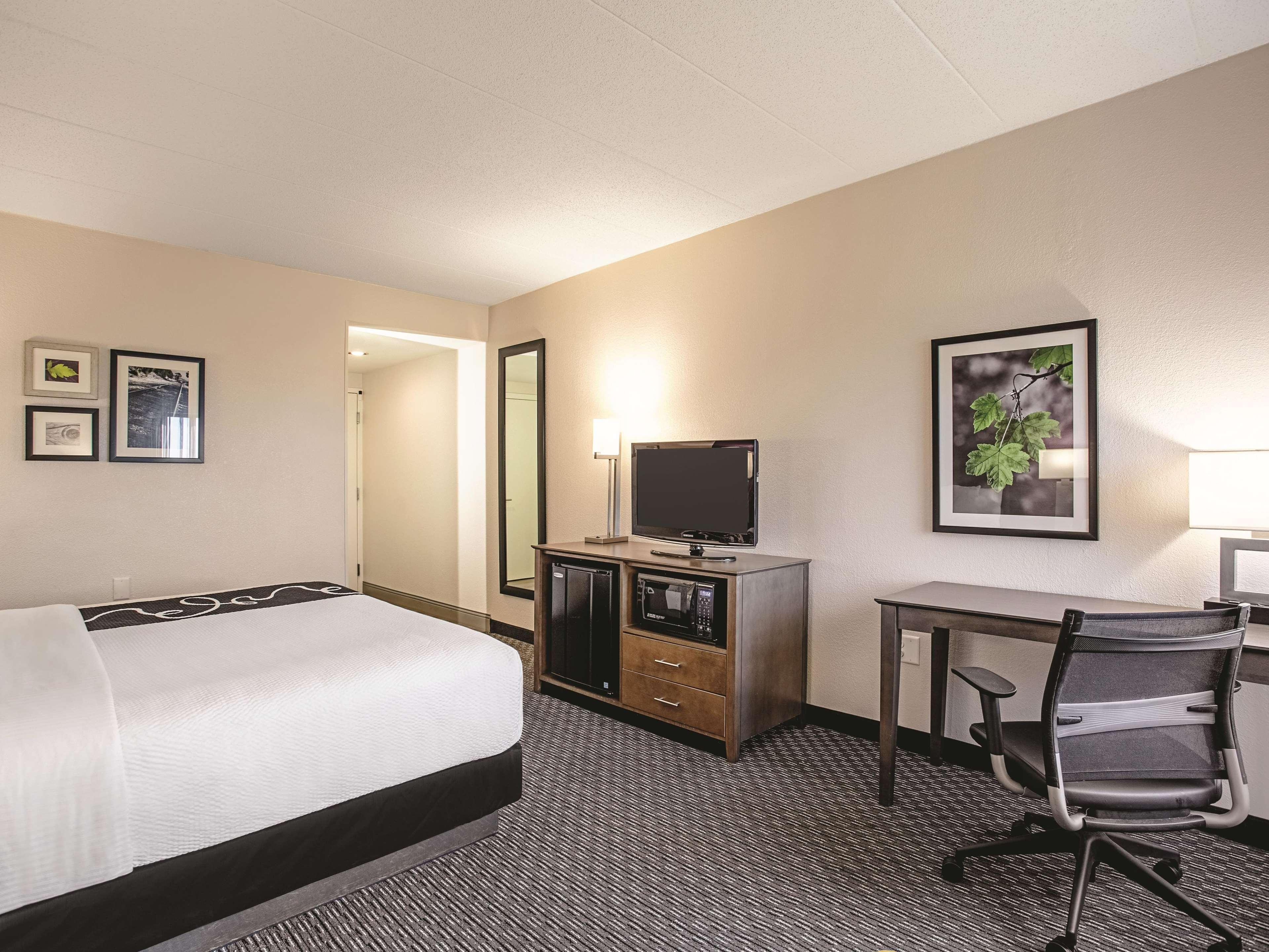 La Quinta By Wyndham Baltimore N / White Marsh Rosedale Екстериор снимка