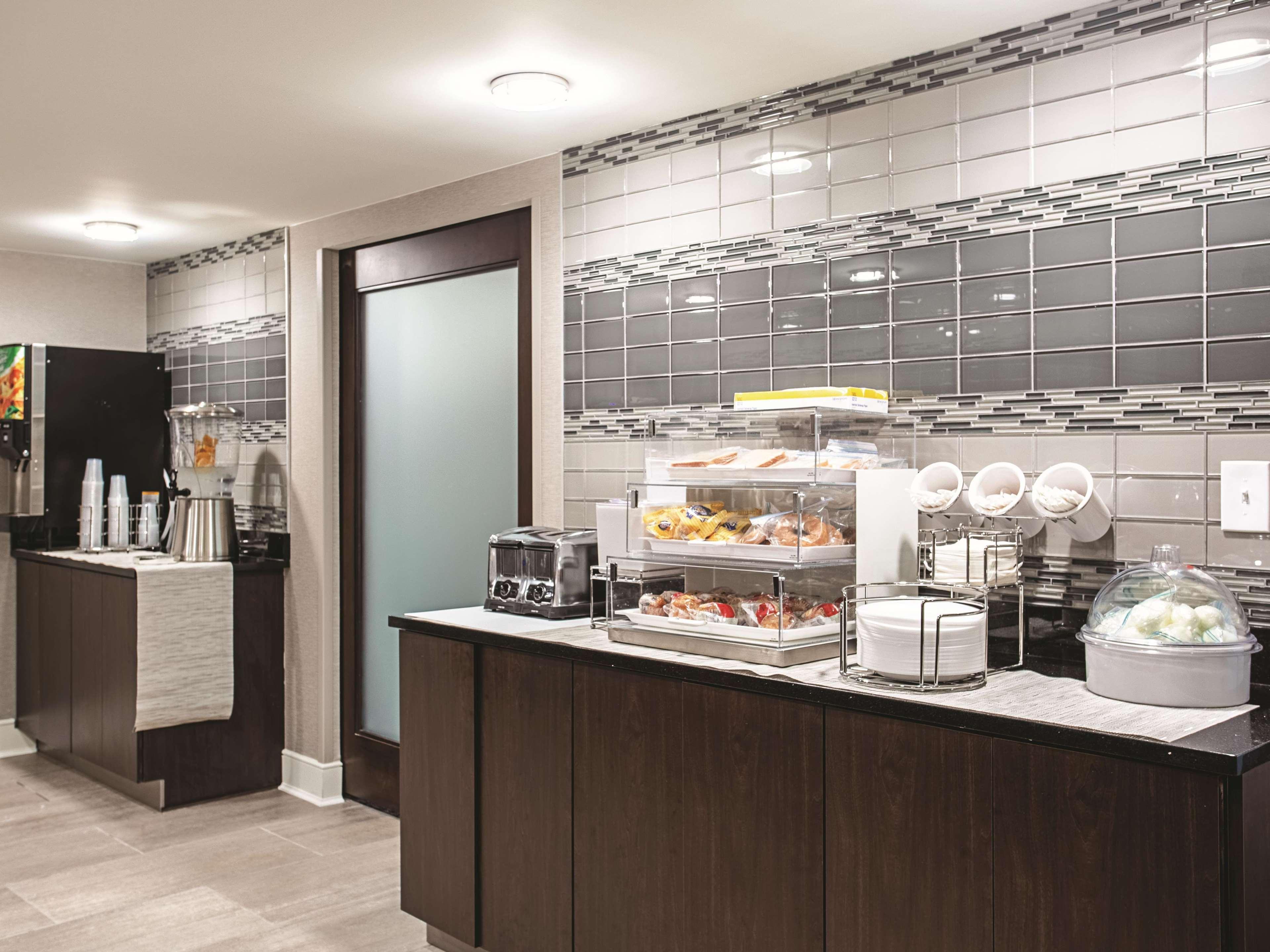 La Quinta By Wyndham Baltimore N / White Marsh Rosedale Екстериор снимка